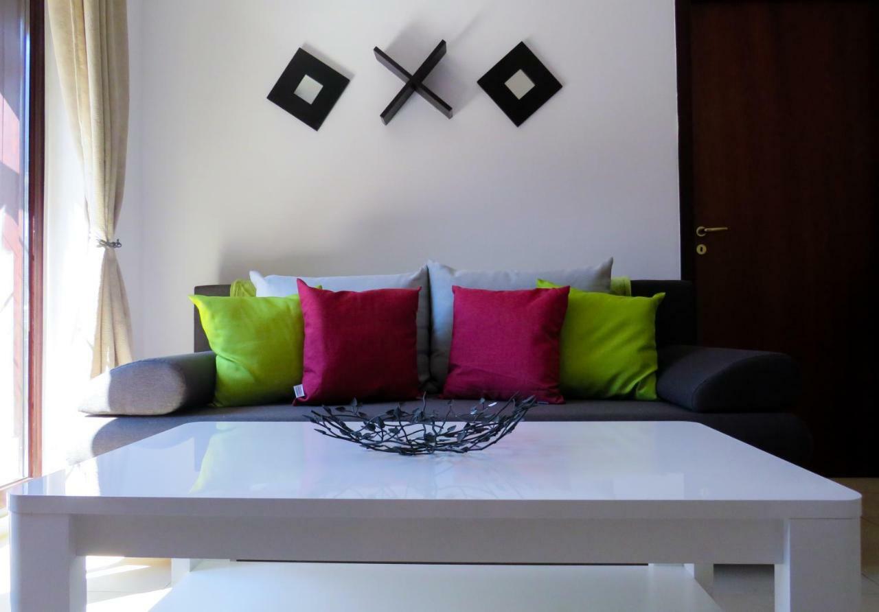 Flora Daisy Apartment Nr 28 보로베츠 외부 사진
