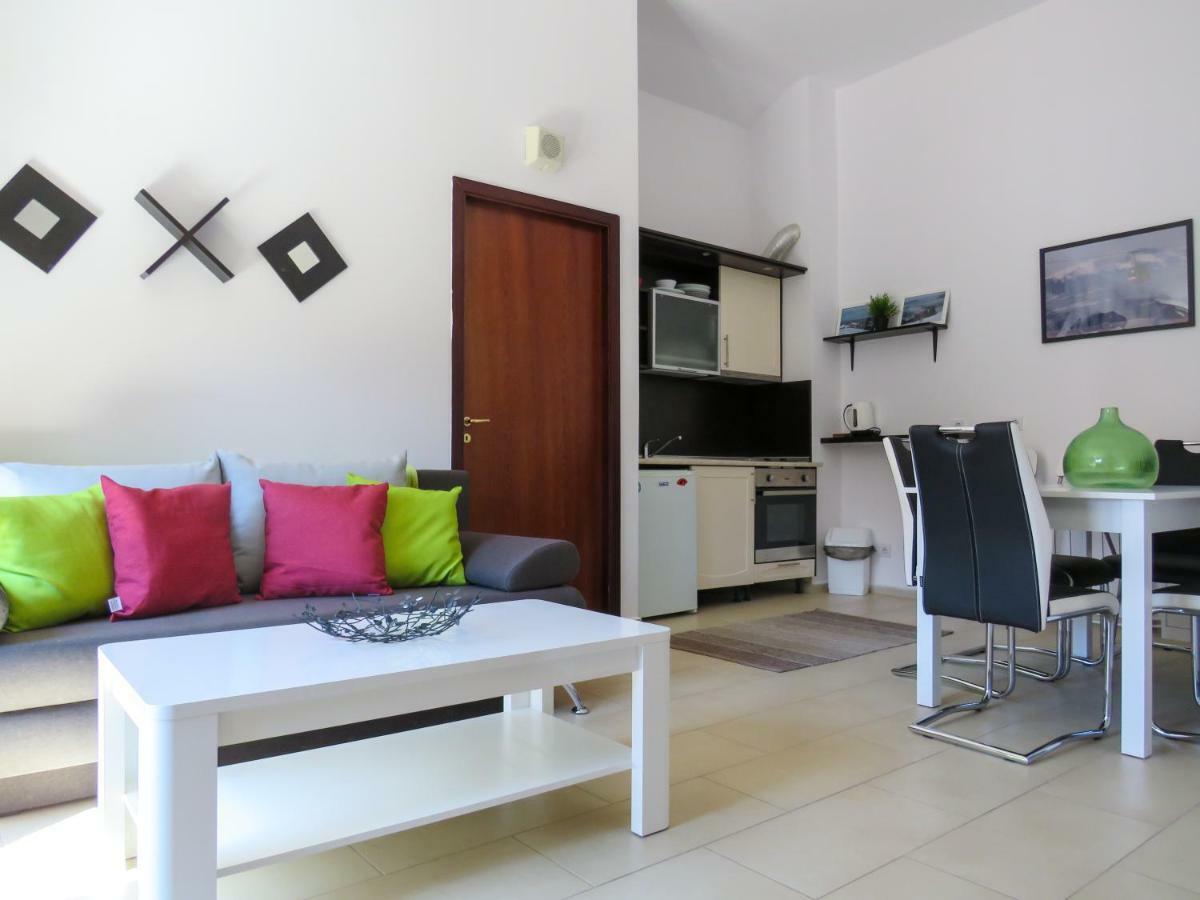Flora Daisy Apartment Nr 28 보로베츠 외부 사진